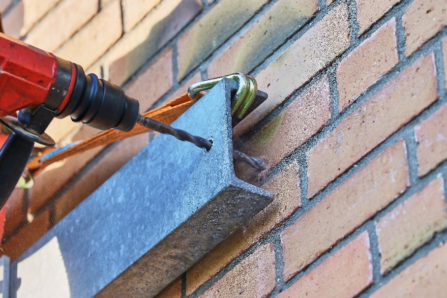 Wandbalken anbringen